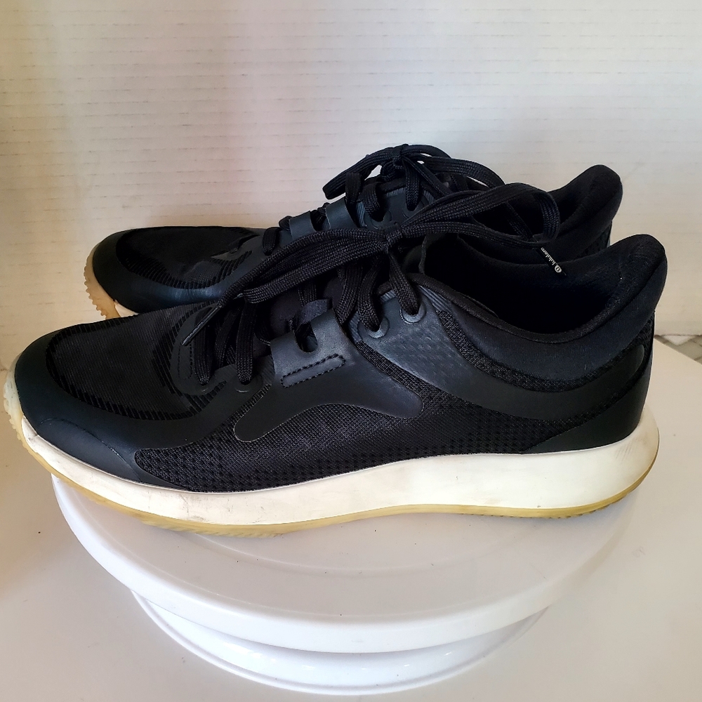 Lululemon Women's  Black Strongfeel Train Sneakers Size 7.5